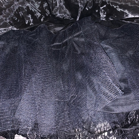 Black lace flare dress - Picture 6 of 6